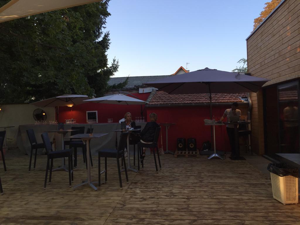 Bull'It Hotel Saint-Genis-Laval Zewnętrze zdjęcie
